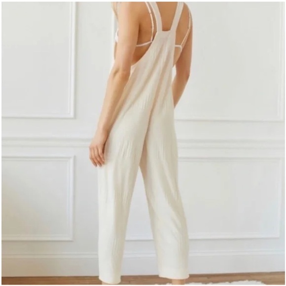 Urban Outfitters Off-White Jumpsuit - Picture 2 of 2